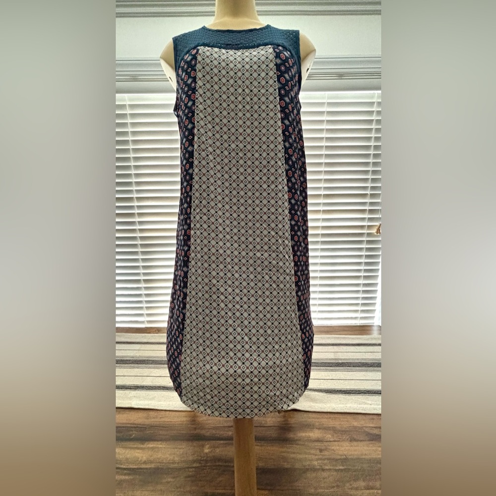Navy and White Sleeveless Shift Dress